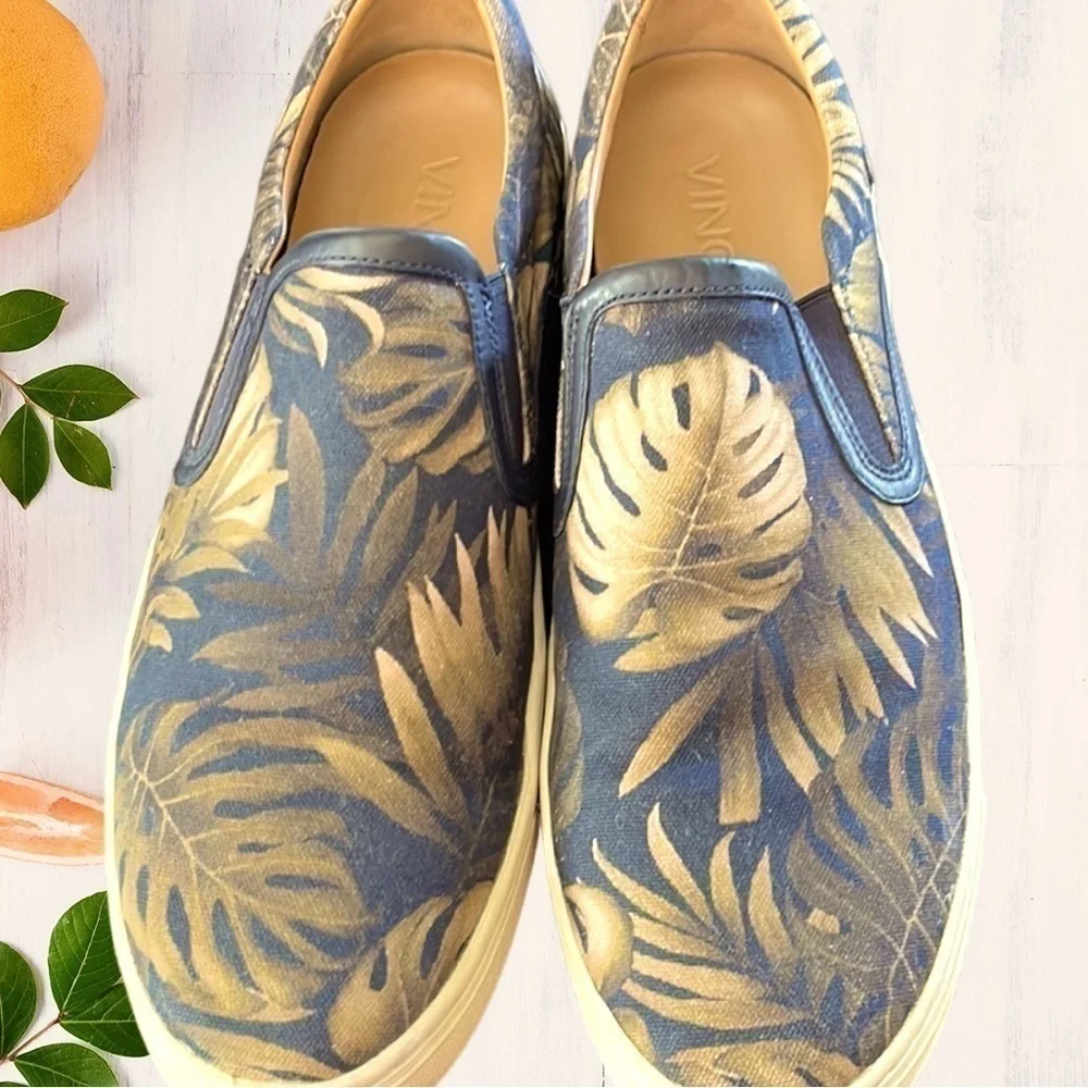 Men’s‎ Vince loafers. Easy slip ons in black and tan neutral colors
